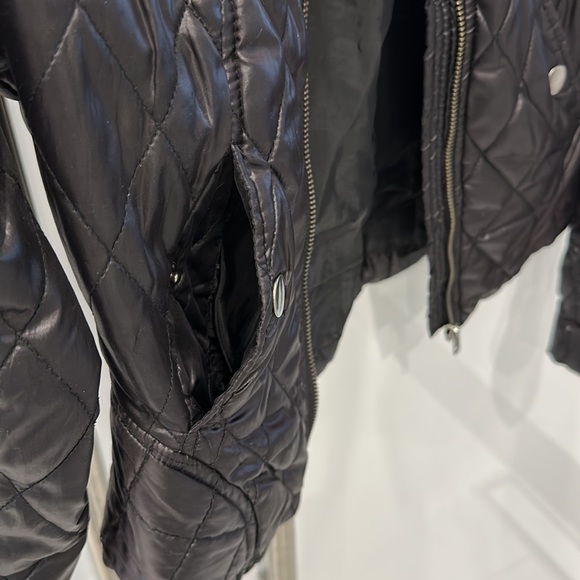 H&M quilted short spring jacket, great condition. Size 4 - Picture 3 of 6